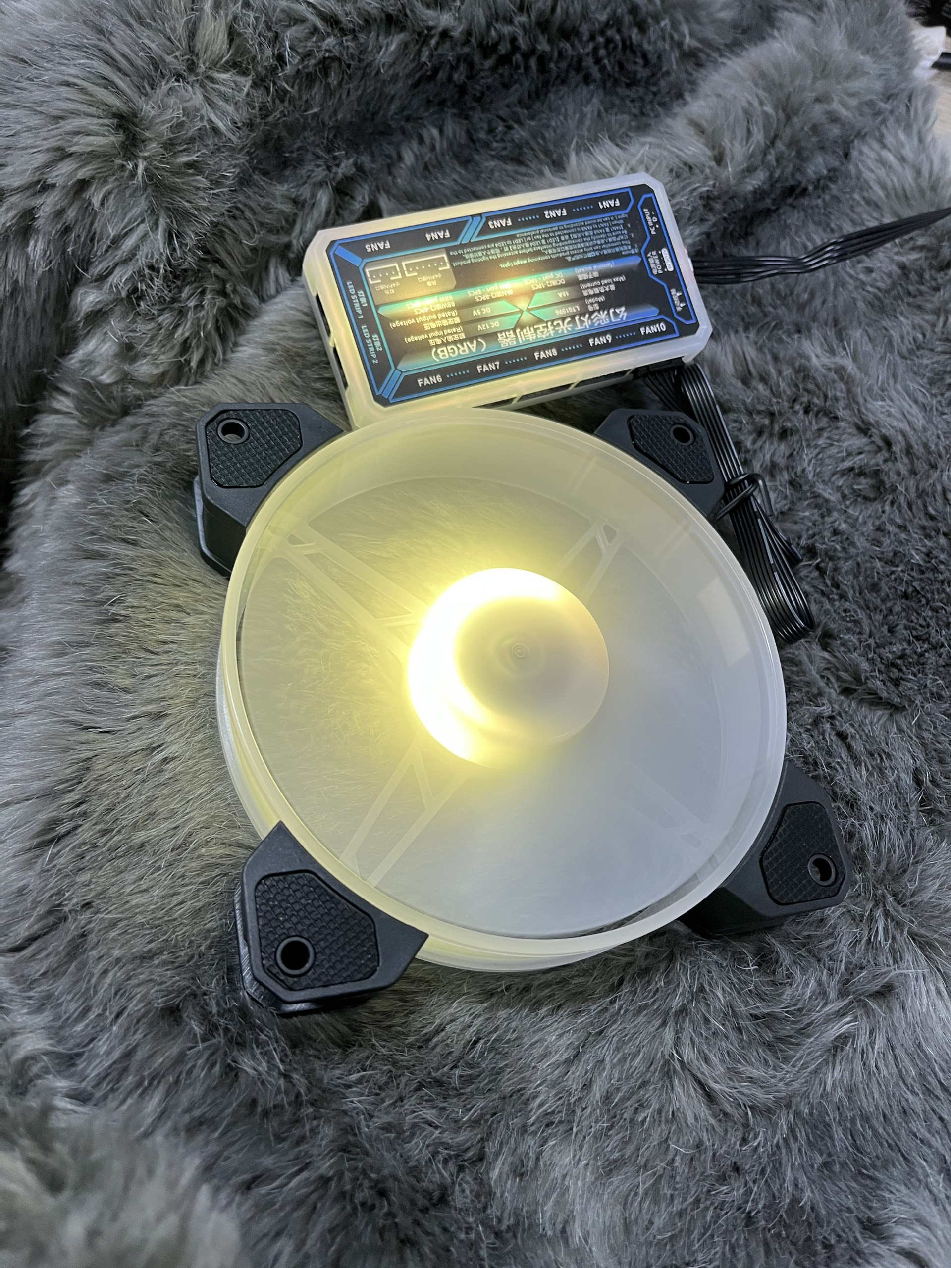 Bộ kit quạt tản nhiệt, fan case Coolmoon Y1 Led RGB 16 triệu màu, 366 hiệu ứng - kèm hub và remote